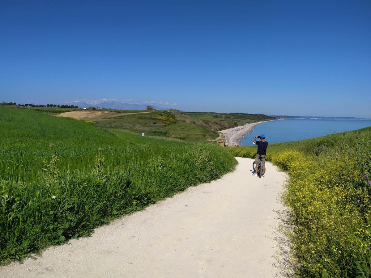 הוילה טורינו די סנגרו Relais Il Giardino Fra Gli Ulivi מראה חיצוני תמונה